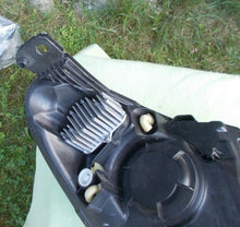 Laden Sie das Bild in den Galerie-Viewer, Frontscheinwerfer Ford Focus JX7B-13W030-AE Ein Stück (Rechts oder Links) SCH6702960505nx