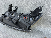 Laden Sie das Bild in den Galerie-Viewer, Frontscheinwerfer Toyota III Rechts Scheinwerfer Headlight SCH9221778214bm