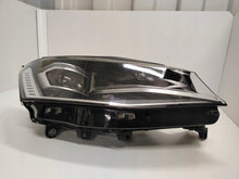 Laden Sie das Bild in den Galerie-Viewer, Frontscheinwerfer VW Transporter 7T1941081C Ein Stück (Rechts oder Links) SCH3967943164bd