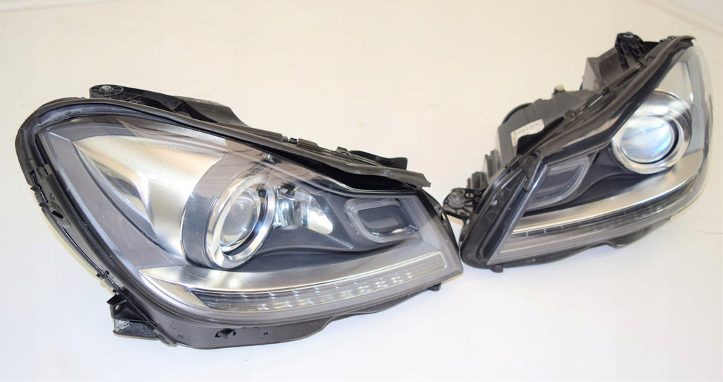 Frontscheinwerfer Mercedes-Benz W204 A2048204439 Xenon Rechts Headlight