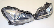 Load image into Gallery viewer, Frontscheinwerfer Mercedes-Benz W204 A2048204439 Xenon Rechts Headlight