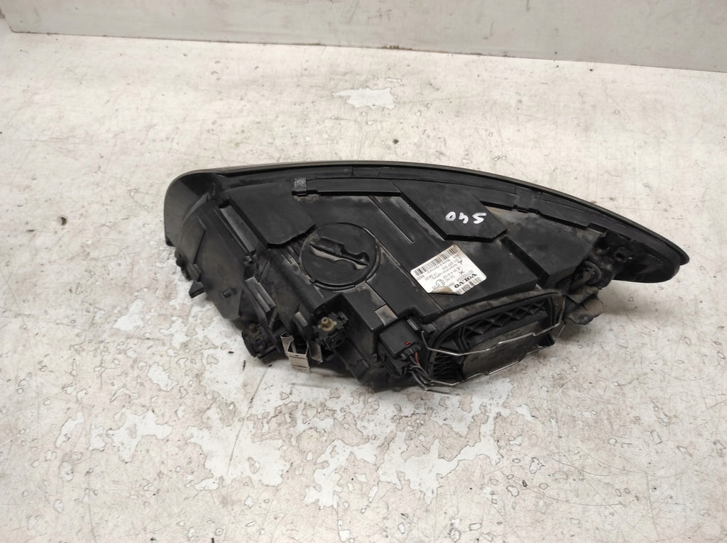 Frontscheinwerfer Volvo S40 30763034 PAW3825 Rechts Scheinwerfer Headlight SCH9235624932mi