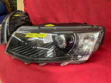 Laden Sie das Bild in den Galerie-Viewer, Frontscheinwerfer Skoda Octavia III 5E1941016B 5E1941015B Xenon Ein Satz SCH1531620766mg