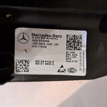 Laden Sie das Bild in den Galerie-Viewer, Frontscheinwerfer Mercedes-Benz Eqa Eqb A2439069000 LED Rechts Headlight SCH2610501866gx