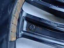 Load image into Gallery viewer, 1x Alufelge 17 Zoll 7.0" 5x112 45ET Glanz Schwarz 2GA601025R VW T-Roc Rim Wheel FEL7809262510pq