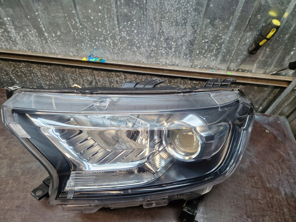 Frontscheinwerfer Ford Ranger EB3B-13W030 LED Links Scheinwerfer Headlight