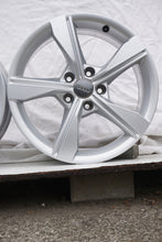 Laden Sie das Bild in den Galerie-Viewer, 4x Alufelge 17 Zoll 7.5" 5x112 38ET Glanz Silber 8W0601025EH Audi B9 Rim Wheel FEL4852834471yy