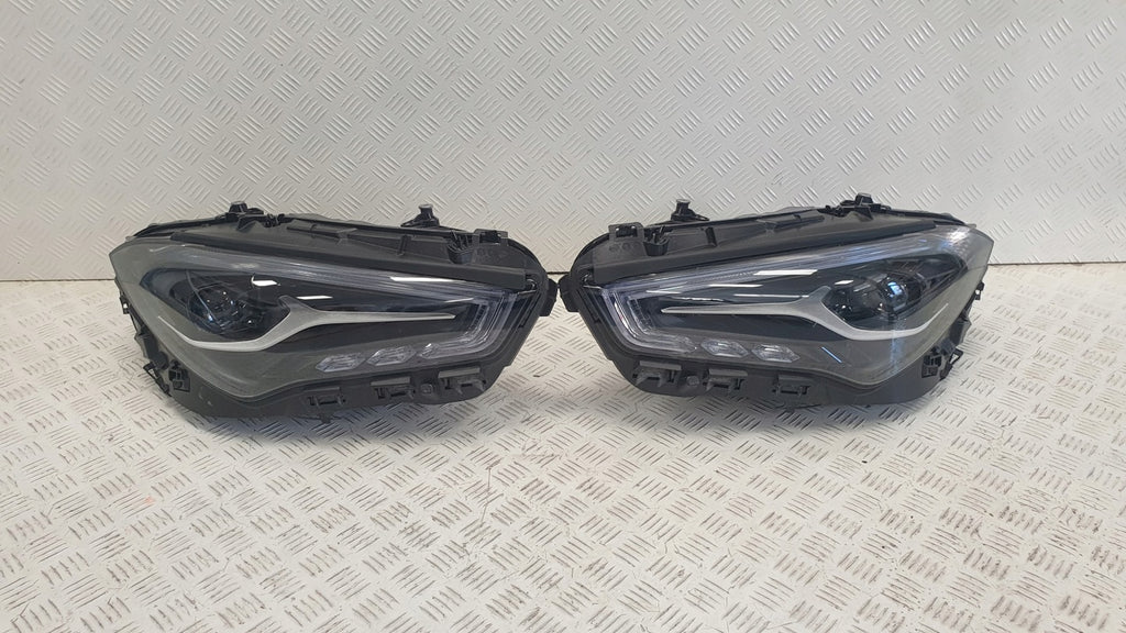 Frontscheinwerfer Mercedes-Benz Cla A1189060801 A1189060701 Ein Satz Headlight SCH2947900205rh