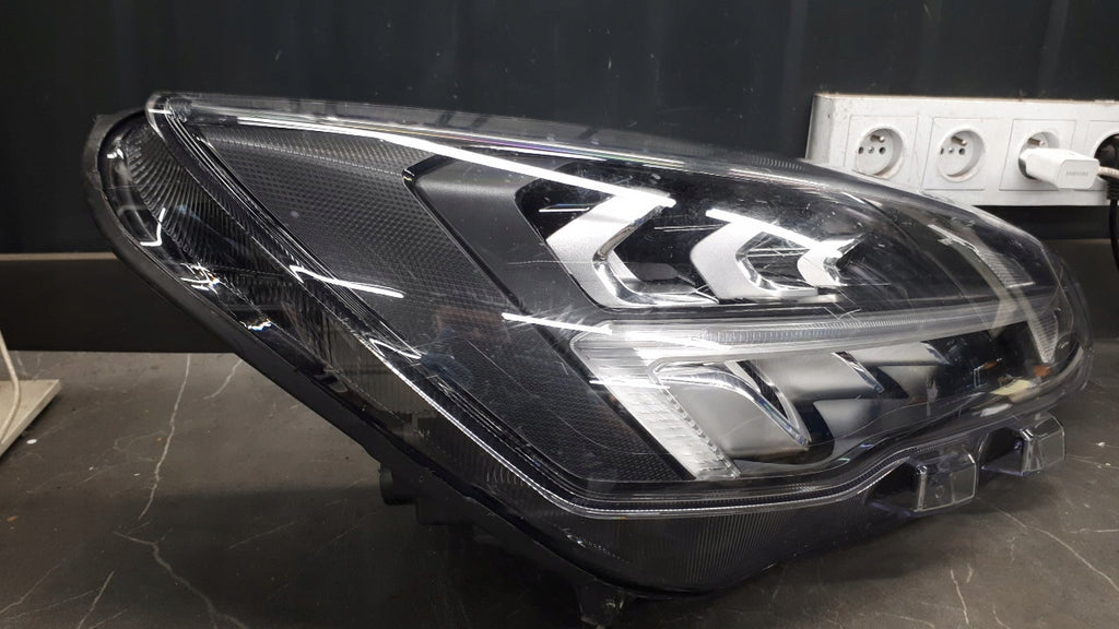 Frontscheinwerfer Ford Focus Rechts Scheinwerfer Headlight SCH7725280162bn