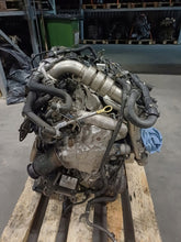 Laden Sie das Bild in den Galerie-Viewer, Motor Mercedes-Benz 699301 2.3 CDI 23TKm 2019 Diesel Engine Komplett