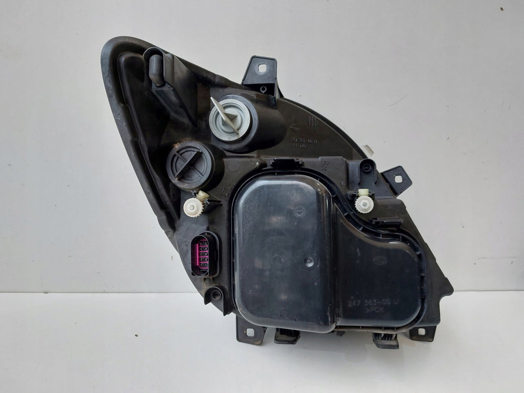Frontscheinwerfer Mercedes-Benz Sprinter 906 9068200161 Links Headlight