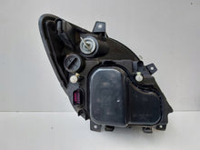 Laden Sie das Bild in den Galerie-Viewer, Frontscheinwerfer Mercedes-Benz Sprinter 906 9068200161 Links Headlight