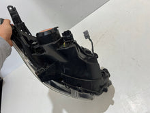 Laden Sie das Bild in den Galerie-Viewer, Frontscheinwerfer Mitsubishi L200 Xenon Ein Stück (Rechts oder Links) Headlight