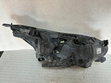 Laden Sie das Bild in den Galerie-Viewer, Frontscheinwerfer Ford S-Max S Max JX7B-13E014CE Links Scheinwerfer Headlight SCH3234877697tj