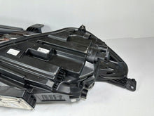 Load image into Gallery viewer, Frontscheinwerfer Ford Focus MX7B-13E015-ED MX7B-13E014-ED Rechts oder Links SCH8685625044ob