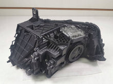 Laden Sie das Bild in den Galerie-Viewer, Frontscheinwerfer Audi Q3 83A941012 Rechts Scheinwerfer Headlight SCH9033791224rd