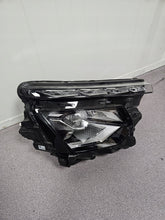 Load image into Gallery viewer, Frontscheinwerfer Skoda Kamiq LED Rechts Scheinwerfer Headlight SCH6789479234of