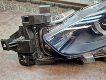 Load image into Gallery viewer, Frontscheinwerfer Mazda 3 Bm B630-51040 Links Scheinwerfer Headlight