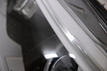 Laden Sie das Bild in den Galerie-Viewer, Frontscheinwerfer BMW 1 F21 F20 7229677-10 Xenon Ein Stück (Rechts oder Links)