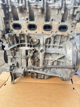 Load image into Gallery viewer, Motor Mercedes-Benz W176 W246 270920 2.0 97TKm Benzin Engine Unkomplett