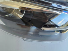 Laden Sie das Bild in den Galerie-Viewer, Frontscheinwerfer Opel Zafira 9832836480 Xenon Rechts Scheinwerfer Headlight SCH7747110371qb