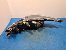 Laden Sie das Bild in den Galerie-Viewer, Frontscheinwerfer Toyota Corolla 81110-02T30-00 Rechts Scheinwerfer Headlight SCH4724461975pd