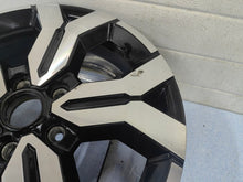 Laden Sie das Bild in den Galerie-Viewer, 1x Alufelge 17 Zoll 6.5" 5x114.3 50ET Glanz 403005180R Dacia Rim Wheel FEL3861797408ag