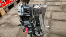 Laden Sie das Bild in den Galerie-Viewer, Frontscheinwerfer Man 81251016736 Rechts Scheinwerfer Headlight SCH8190101683qg