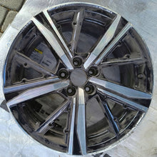 Laden Sie das Bild in den Galerie-Viewer, 1x Alufelge 18 Zoll 8.0&quot; 5x108 48ET Glanz Schwarz 9835058180 Peugeot 308 Iii