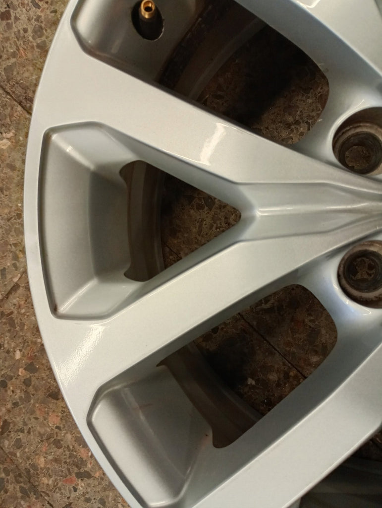 1x Alufelge 17 Zoll 7.0" 5x114.3 40ET Glanz Silber 403004615R Renault Rim Wheel FEL2742832831pz