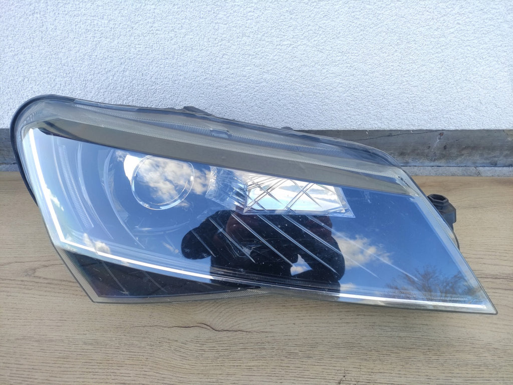 Frontscheinwerfer Skoda Superb III 3V1941016B Xenon Rechts Headlight SCH9178899937pb