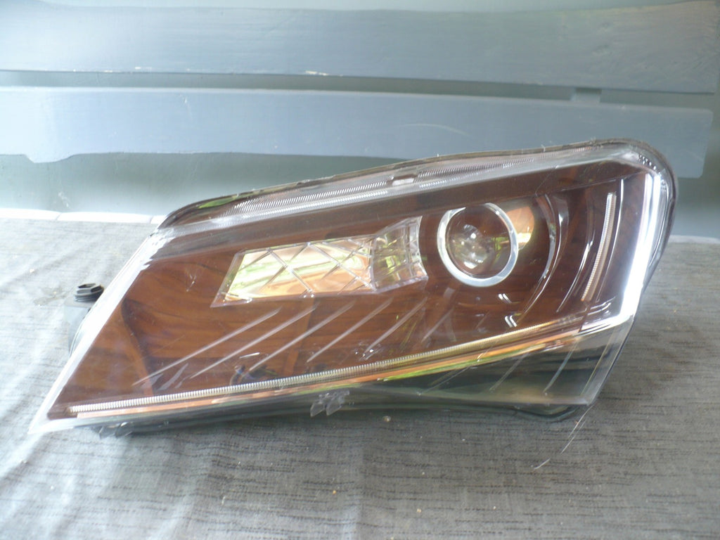 Frontscheinwerfer Skoda Superb III 3V1941015A Xenon Links Scheinwerfer Headlight