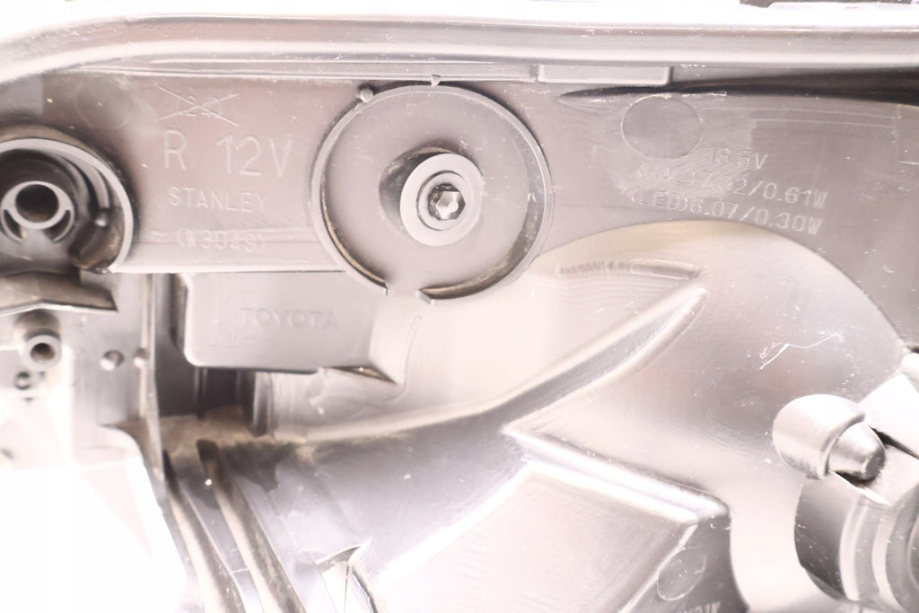 Frontscheinwerfer Toyota 1256871835 Rechts Scheinwerfer Headlight SCH8683147264yn