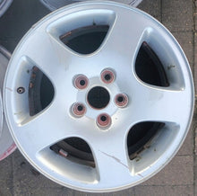 Load image into Gallery viewer, 4x Alufelge 16 Zoll 7.0&quot; 5x112 45ET Glanz Silber 8D0601025 Audi C5 Rim Wheel