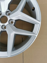 Load image into Gallery viewer, 1x Alufelge 17 Zoll 7.0&quot; 5x100 51ET Glanz Silber 6F0601025C Seat Ibiza V