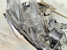 Laden Sie das Bild in den Galerie-Viewer, Frontscheinwerfer Audi Q2 81A941036 Full LED Rechts Scheinwerfer Headlight