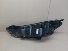 Laden Sie das Bild in den Galerie-Viewer, Frontscheinwerfer Hyundai Tucson 92102D7700 Full LED Rechts Headlight