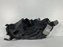 Laden Sie das Bild in den Galerie-Viewer, Frontscheinwerfer Skoda Octavia IV 5E4941016 Rechts Scheinwerfer Headlight SCH1751149939lt