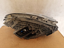 Laden Sie das Bild in den Galerie-Viewer, Frontscheinwerfer Mercedes-Benz Gla A2479064205 LED Rechts oder Links SCH2993758888hz