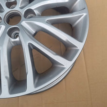 Laden Sie das Bild in den Galerie-Viewer, 1x Alufelge 16 Zoll 6.0" 4x100 49ET Glanz Silber 52910-H8200 Kia Rio Iv FEL1195880582im