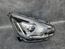 Laden Sie das Bild in den Galerie-Viewer, Frontscheinwerfer Mitsubishi Space W Mirage Star W3014 W3015 Xenon Rechts
