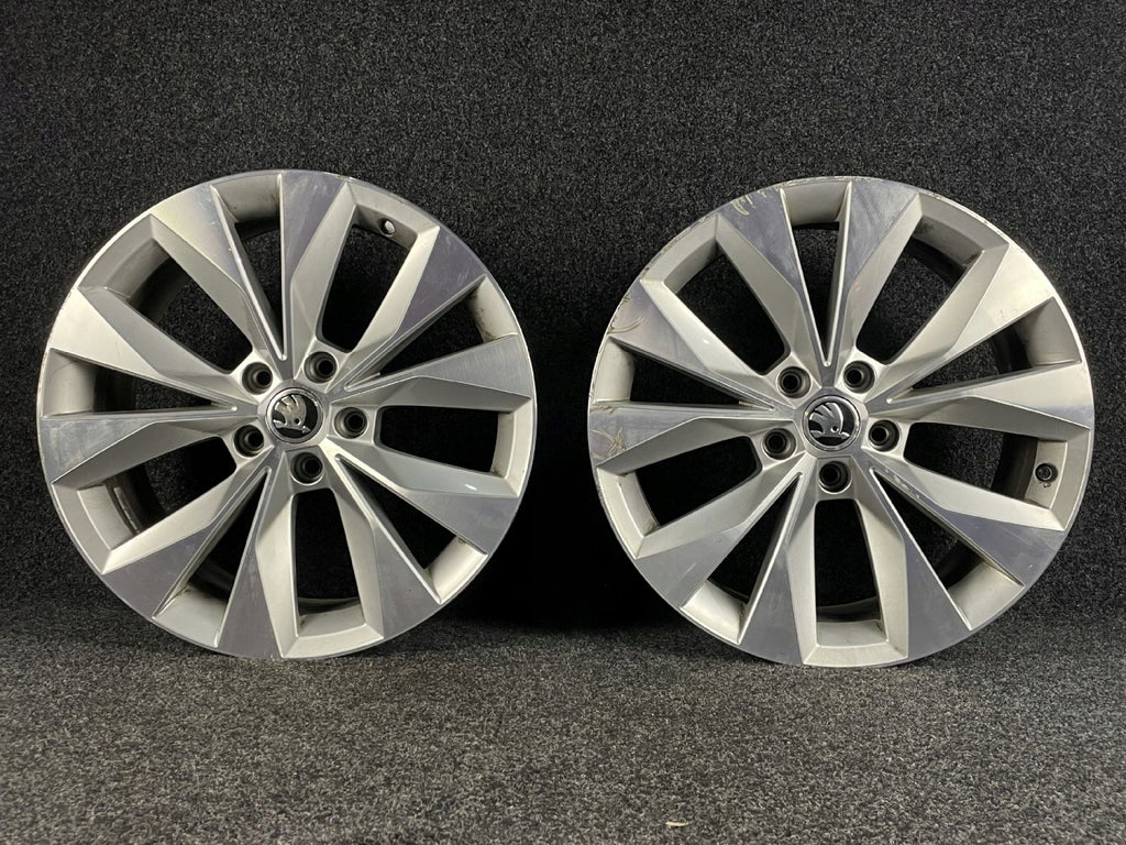 1x Alufelge 18 Zoll 8.0" 5x112 44ET Glanz Silber 3V0601025R Skoda Superb Iii FEL6661058833qc