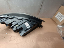 Laden Sie das Bild in den Galerie-Viewer, Frontscheinwerfer Opel Corsa F 9829522780 LED Links Scheinwerfer Headlight SCH7373927411rk