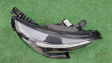 Laden Sie das Bild in den Galerie-Viewer, Frontscheinwerfer Renault Clio I 5 260100902R LED Rechts Scheinwerfer Headlight SCH3141796138lz