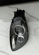 Load image into Gallery viewer, Frontscheinwerfer Porsche Cayman 981631131 Links Scheinwerfer Headlight SCH6778232631wf