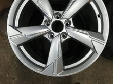 Load image into Gallery viewer, 1x Alufelge 18 Zoll 8.0&quot; 5x112 39ET Glanz Silber 4K0601025D Audi A6 C8 Rim Wheel