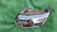 Laden Sie das Bild in den Galerie-Viewer, Frontscheinwerfer Dacia Duster 260609367R LED Links Scheinwerfer Headlight