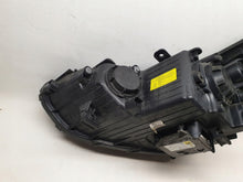 Laden Sie das Bild in den Galerie-Viewer, Frontscheinwerfer Hyundai Santa III Fe 92102-B8XXX LED Rechts Headlight SCH3512723635mm