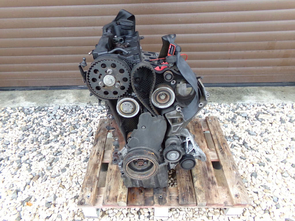 Motor Audi C7 A4 B8 CGLC 2.0 TDI 177PS 130kW 141TKm Diesel Engine Unkomplett