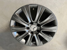 Laden Sie das Bild in den Galerie-Viewer, 1x Alufelge 16 Zoll 8.0&quot; 5x112 46ET Glanz Graphit A2124015802 Mercedes-Benz W212